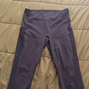 Women's Fabletics leggings with mesh pockets